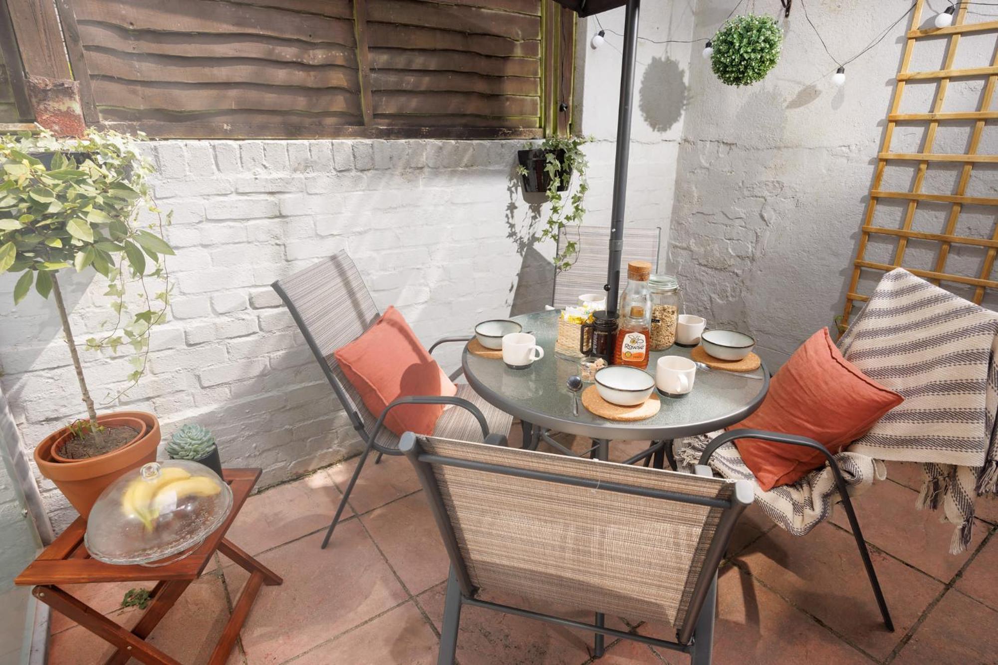New Luxury For 2024 - Central Plymouth House - Sleeps 10 - Access To Plymouth Town - Close To The Barbican - Pets Welcome - Parking Available - By Luxe Living By Sophia المظهر الخارجي الصورة