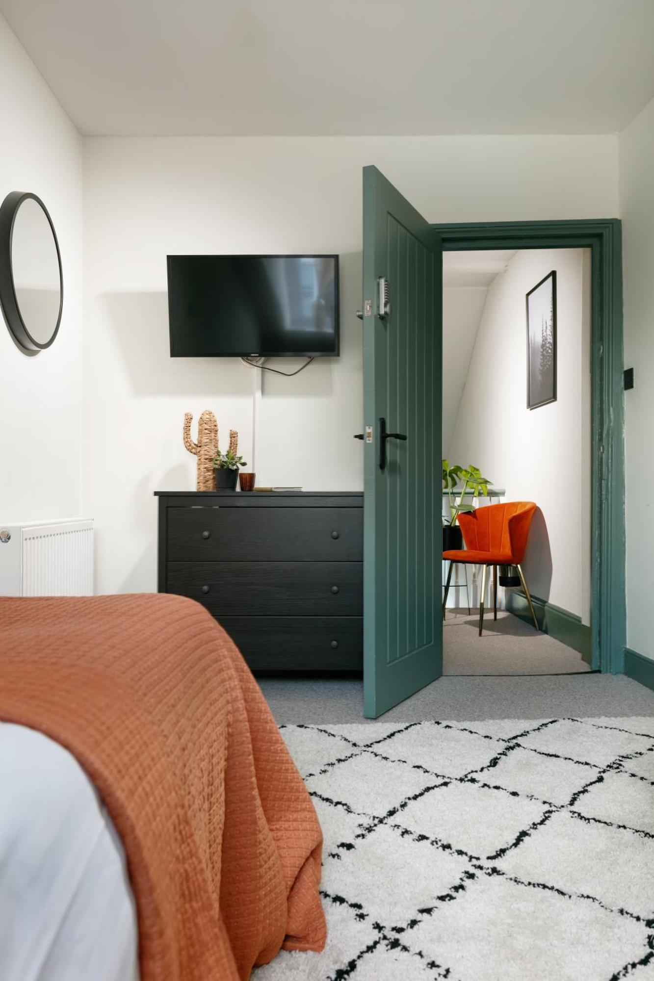 New Luxury For 2024 - Central Plymouth House - Sleeps 10 - Access To Plymouth Town - Close To The Barbican - Pets Welcome - Parking Available - By Luxe Living By Sophia المظهر الخارجي الصورة