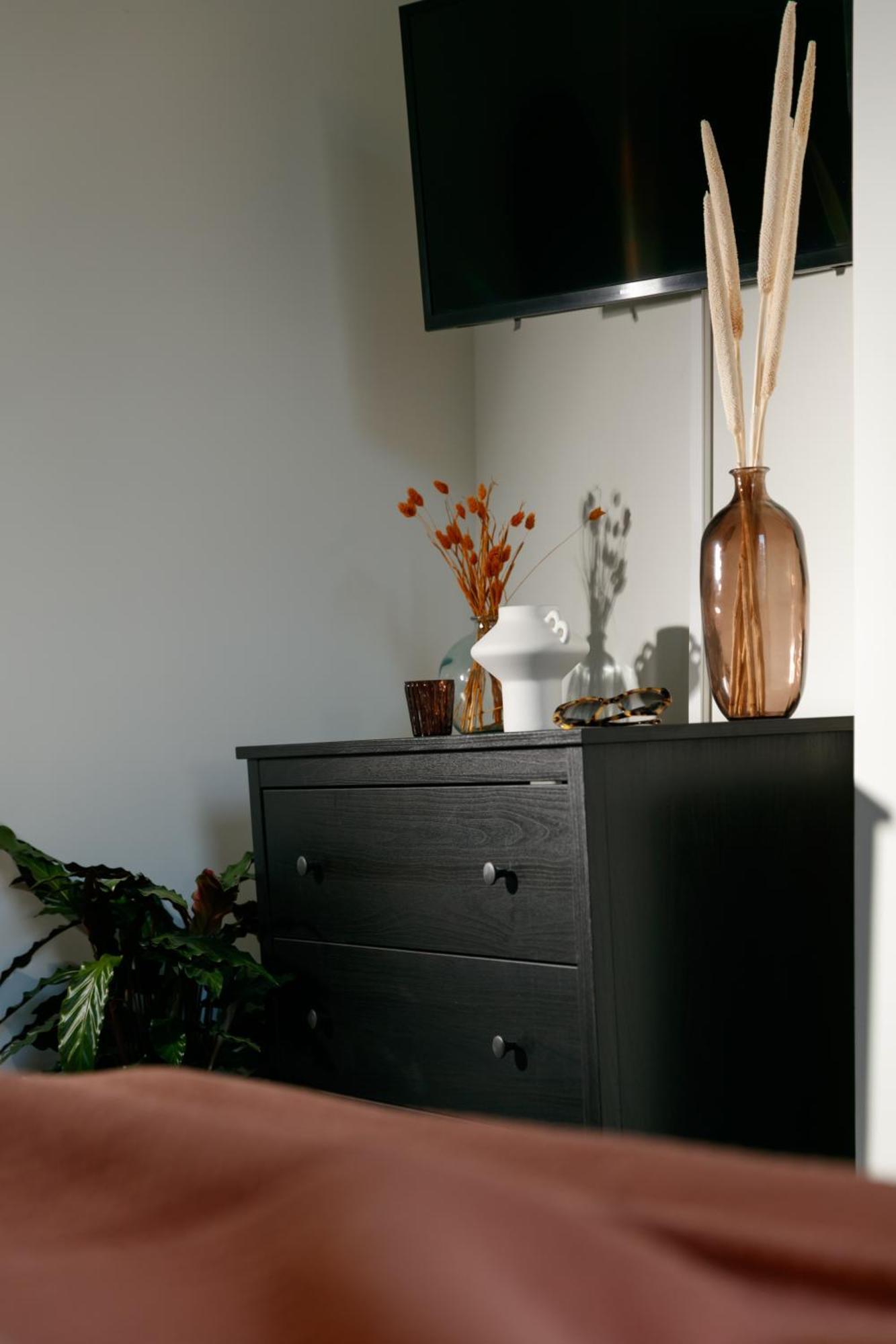 New Luxury For 2024 - Central Plymouth House - Sleeps 10 - Access To Plymouth Town - Close To The Barbican - Pets Welcome - Parking Available - By Luxe Living By Sophia المظهر الخارجي الصورة