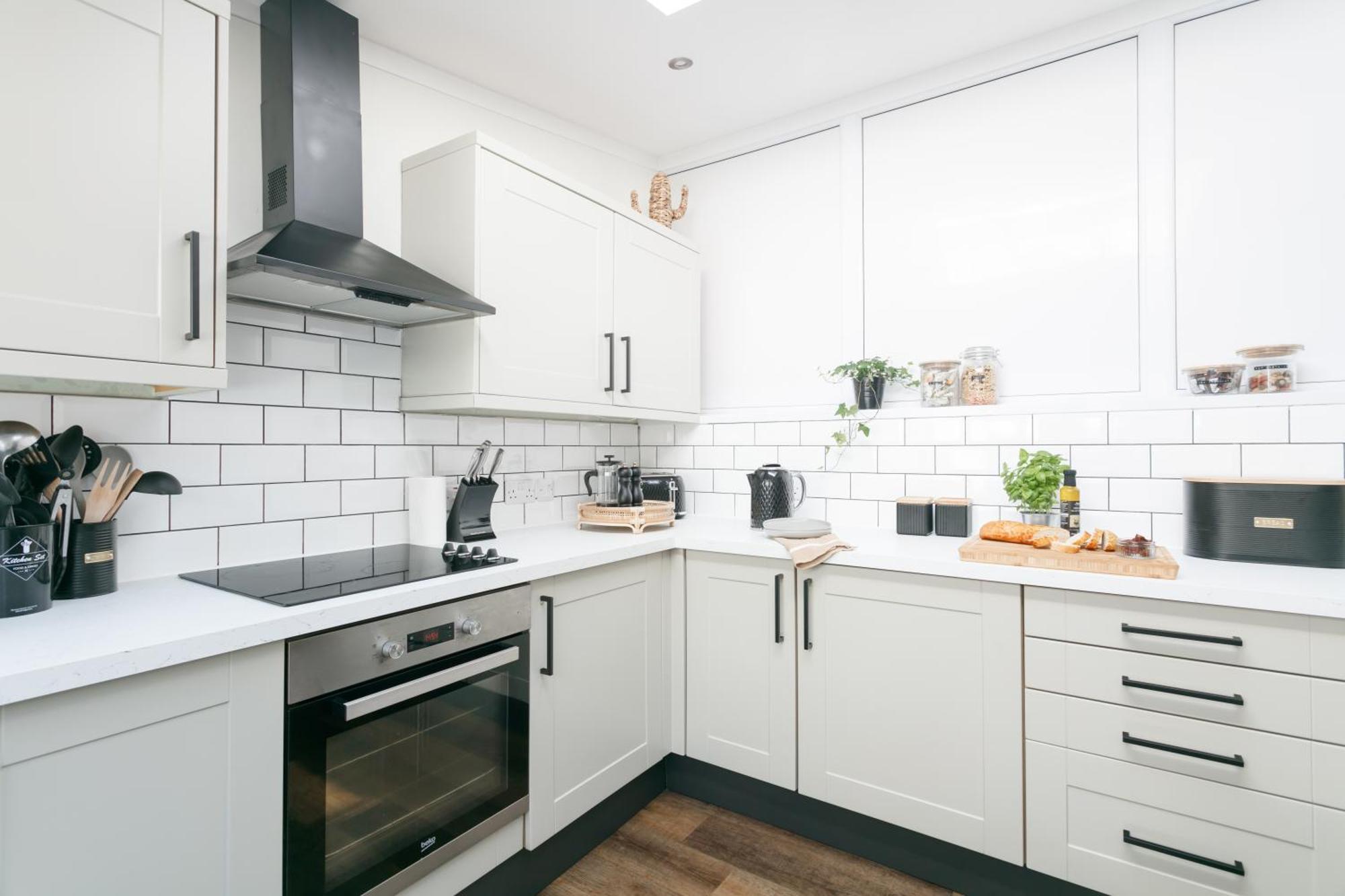 New Luxury For 2024 - Central Plymouth House - Sleeps 10 - Access To Plymouth Town - Close To The Barbican - Pets Welcome - Parking Available - By Luxe Living By Sophia المظهر الخارجي الصورة