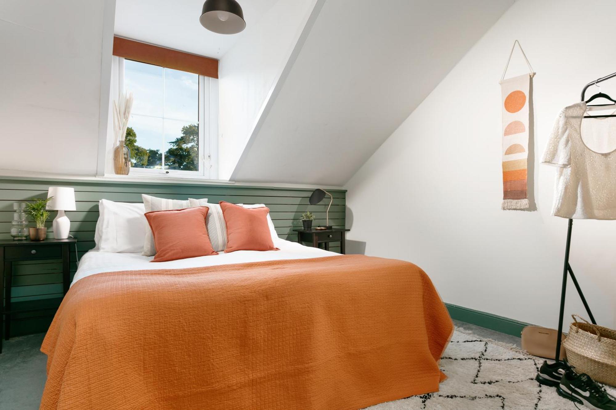 New Luxury For 2024 - Central Plymouth House - Sleeps 10 - Access To Plymouth Town - Close To The Barbican - Pets Welcome - Parking Available - By Luxe Living By Sophia المظهر الخارجي الصورة